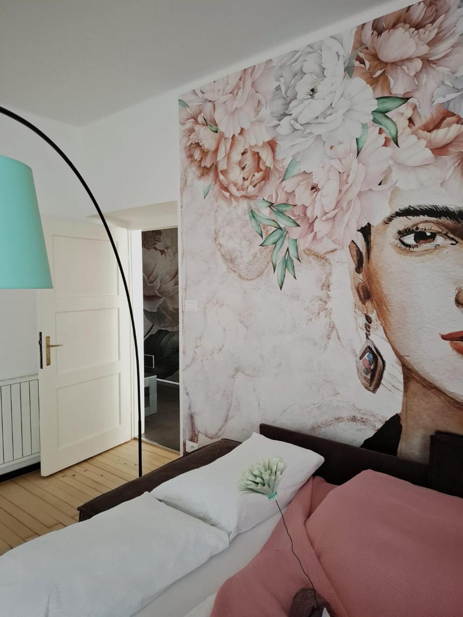 Apartment Wildflower In Privatvilla Im Herzen Merans 外观 照片