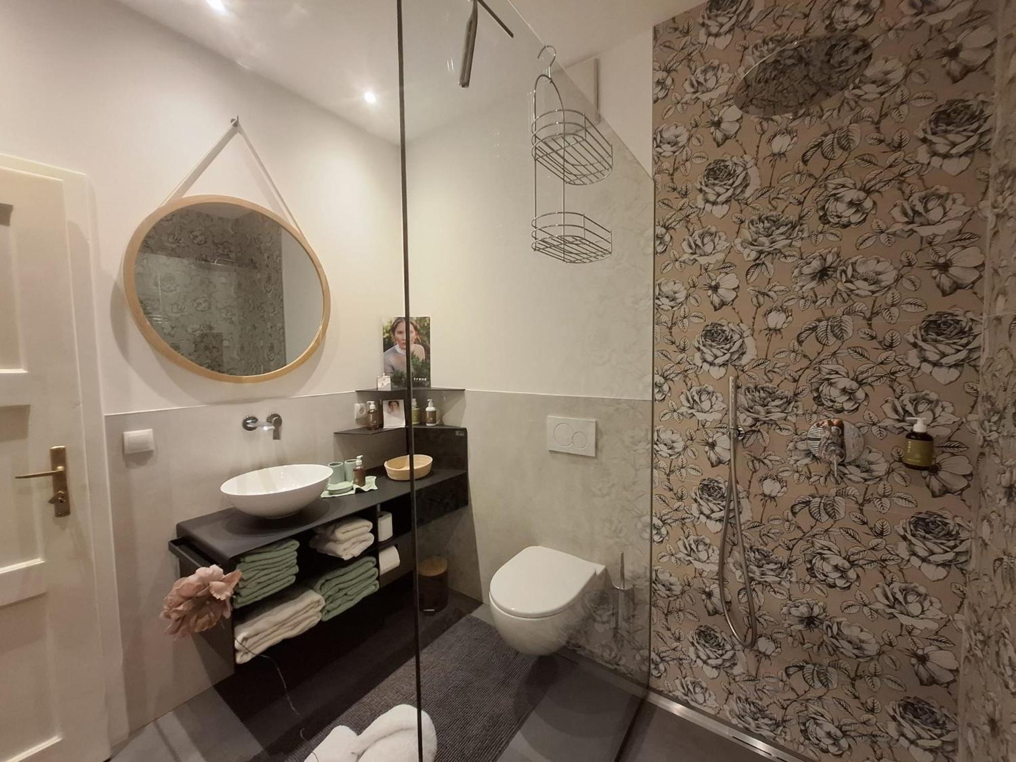 Apartment Wildflower In Privatvilla Im Herzen Merans 外观 照片