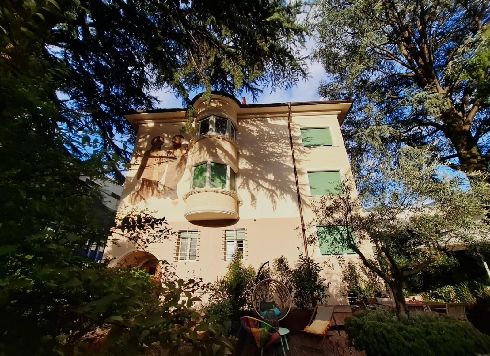 Apartment Wildflower In Privatvilla Im Herzen Merans 外观 照片